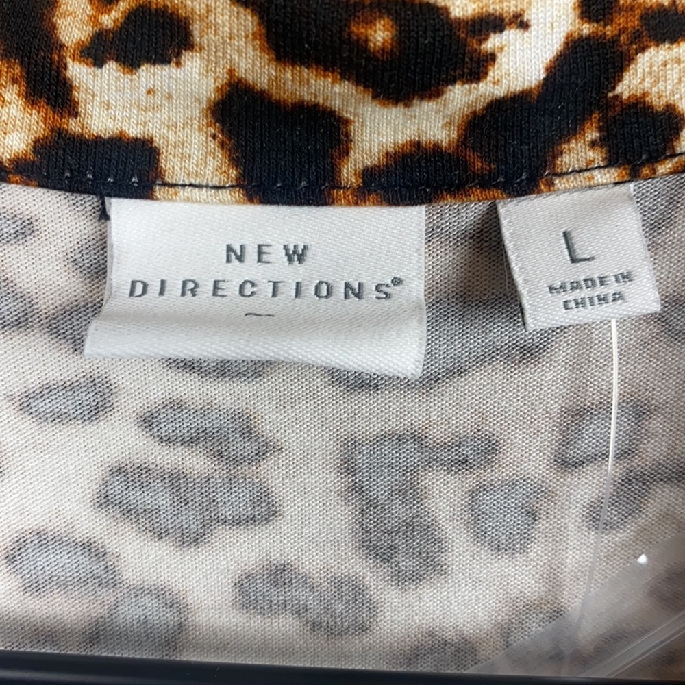 New Directions Leopard Print Julianna Crepe Tunic Button-up Top size Large - Picture 4 of 9